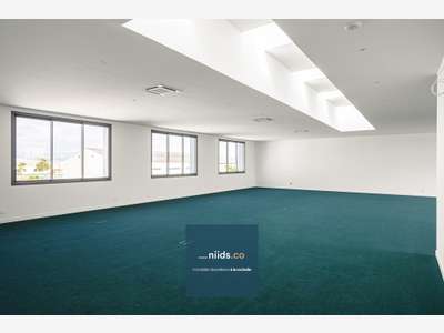 Bureaux 250 m² premium · 3 min La Rochelle