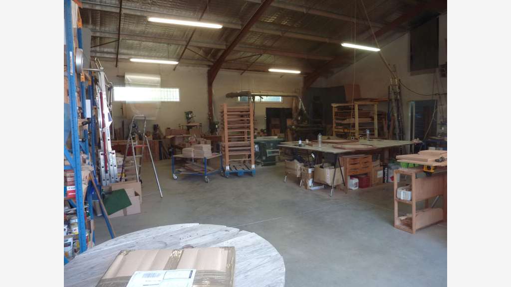 Atelier en Zone d'activité à Céret - 66