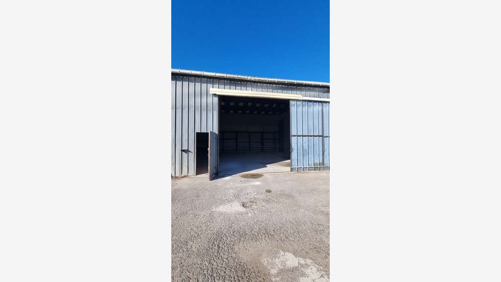 Location entrepôt 250m² en sortie de Quimper