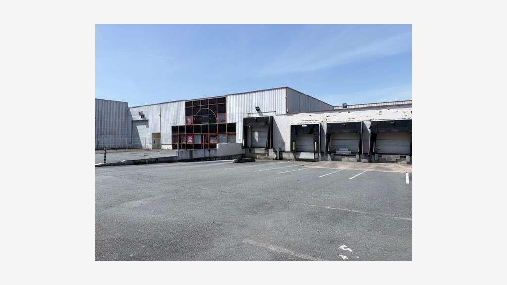 A louer entrepôt frigorifique + bureau à Rochefort