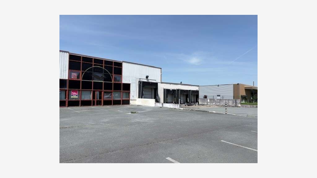 A louer entrepôt frigorifique + bureau à Rochefort