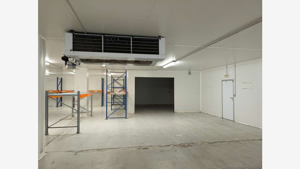 A louer entrepôt frigorifique + bureau à Rochefort