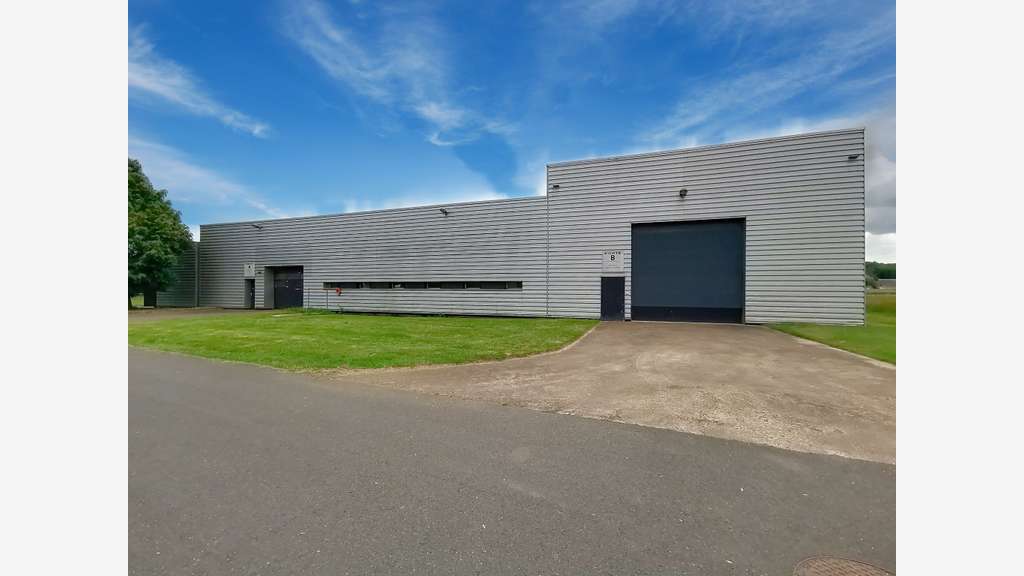 Entrepôt ou atelier 493m² près de Tours et du Mans