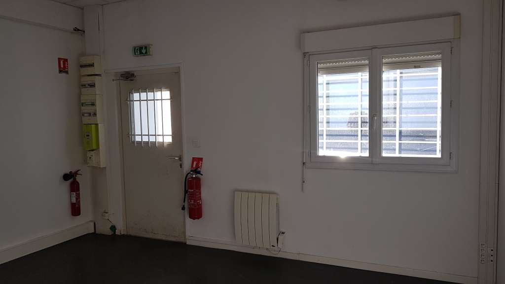 Local d’activité de 100 m² à louer – Meyzieu Z.I.
