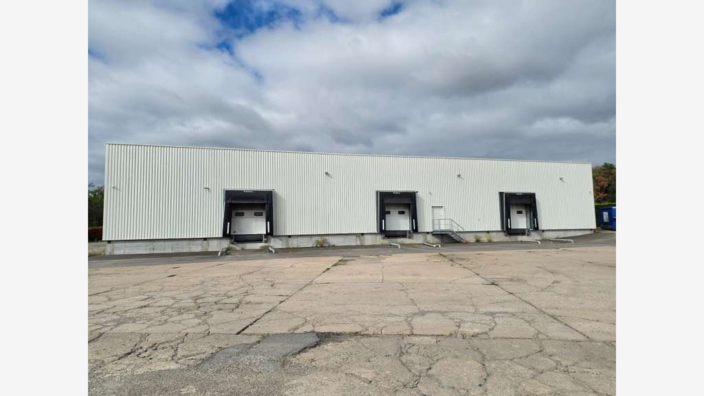 Local d'activité entrepôt 1800m²