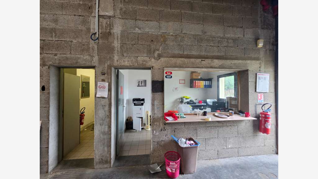 Local d'activité entrepôt 1800m²