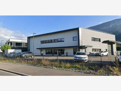 Local industriel 715 m² avec bureaux, po