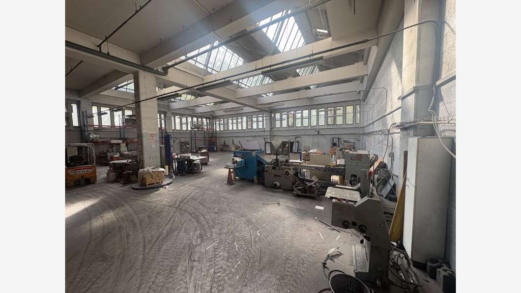 Local industriel 480m² aux portes de Paris