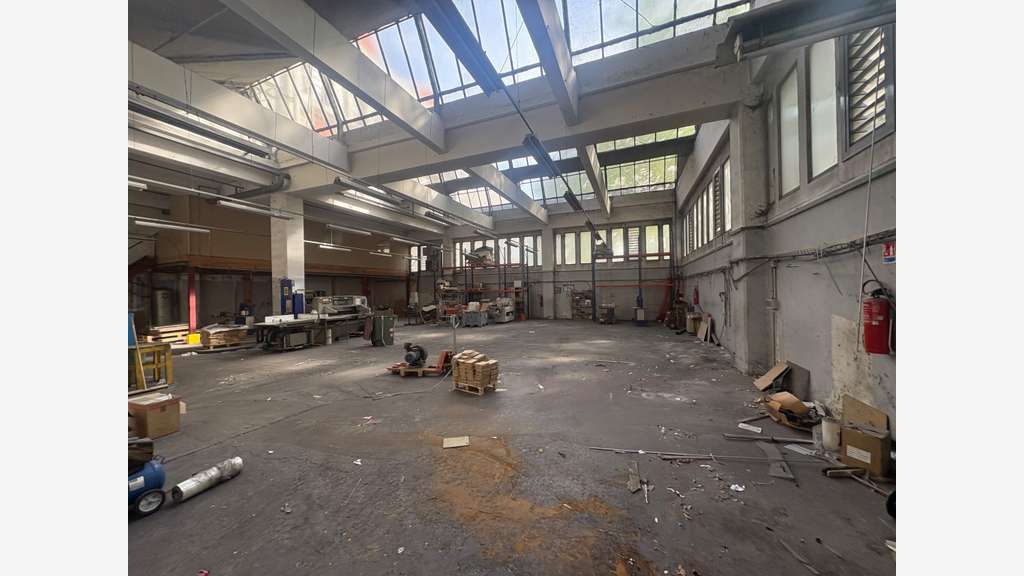 Local industriel 480m² aux portes de Paris