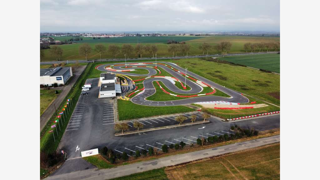 A louer circuit de karting refait à neuf à Chauray