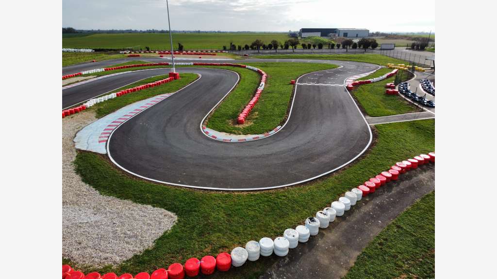 A louer circuit de karting refait à neuf à Chauray