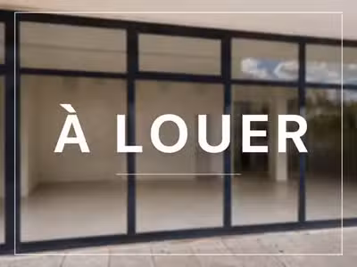 LOCAL COMMERCIAL 140M2 FACE GARE