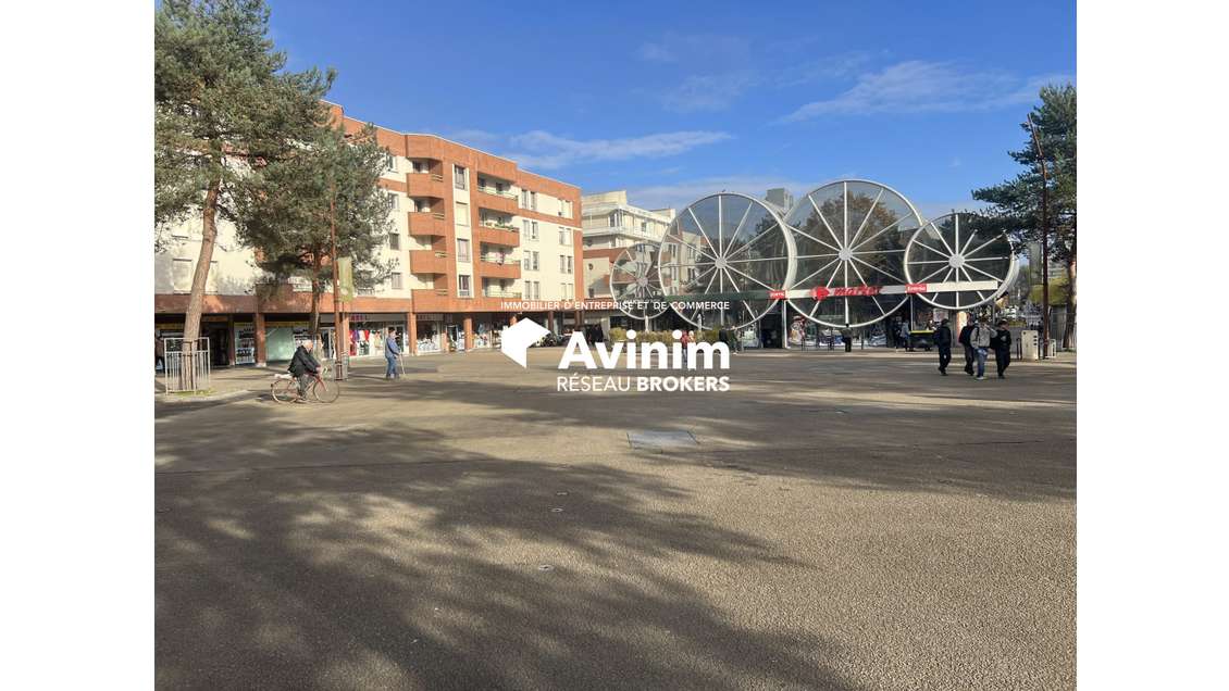 Local à louer centre Commercial Sud Canal 