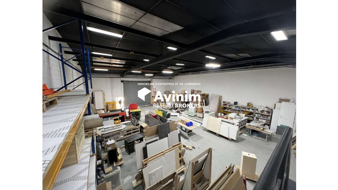 A louer local 330m² à Saint-Germain-lès-Arpajon