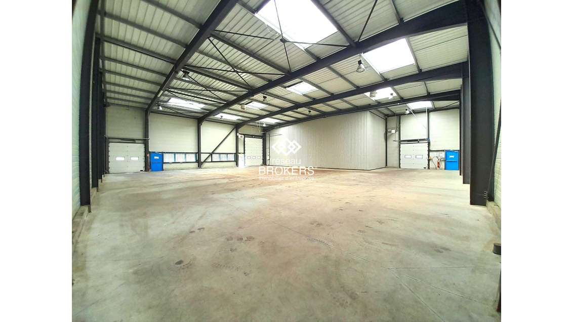 A louer cellule 605m² à Saint-Jean-de-Braye