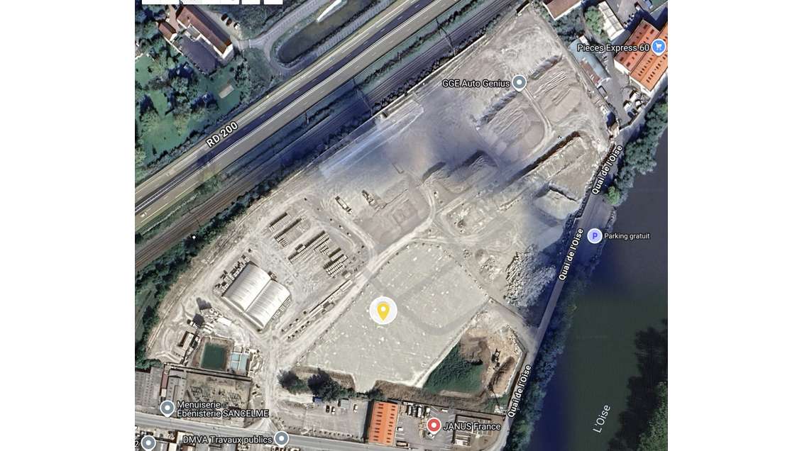 A LA LOCATION TERRAIN INDUSTRIEL/STOCKAGE