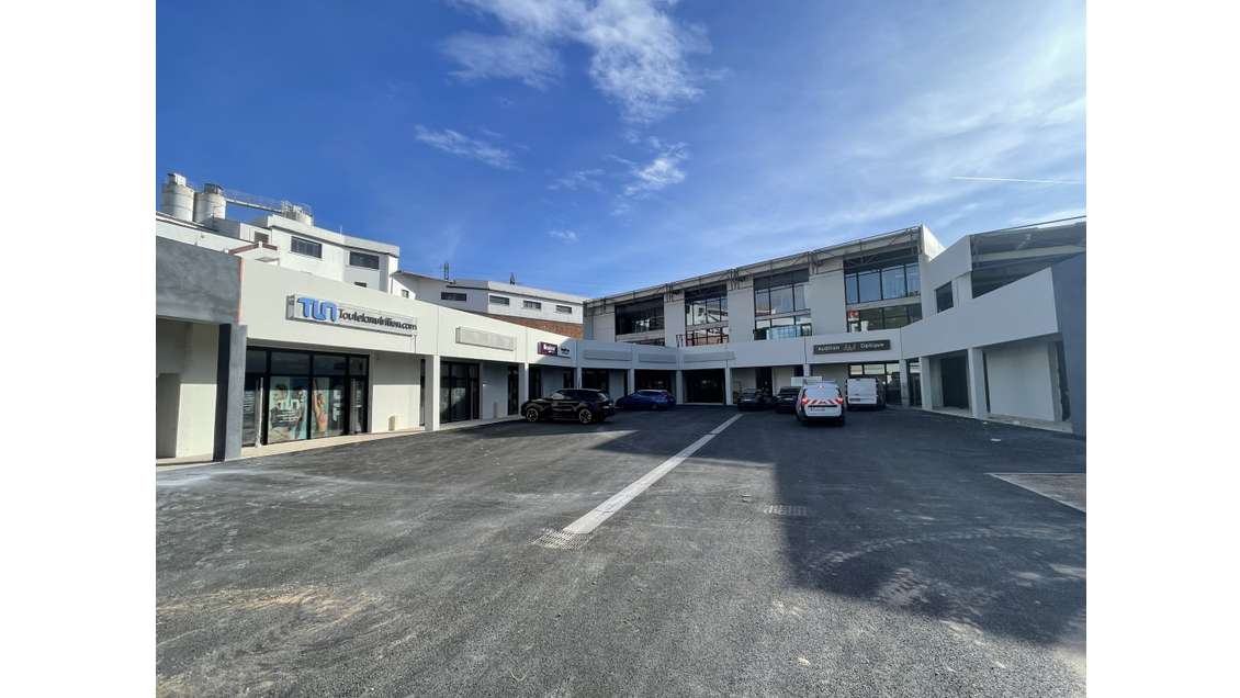 A louer La Garde local commercial de 278 m2