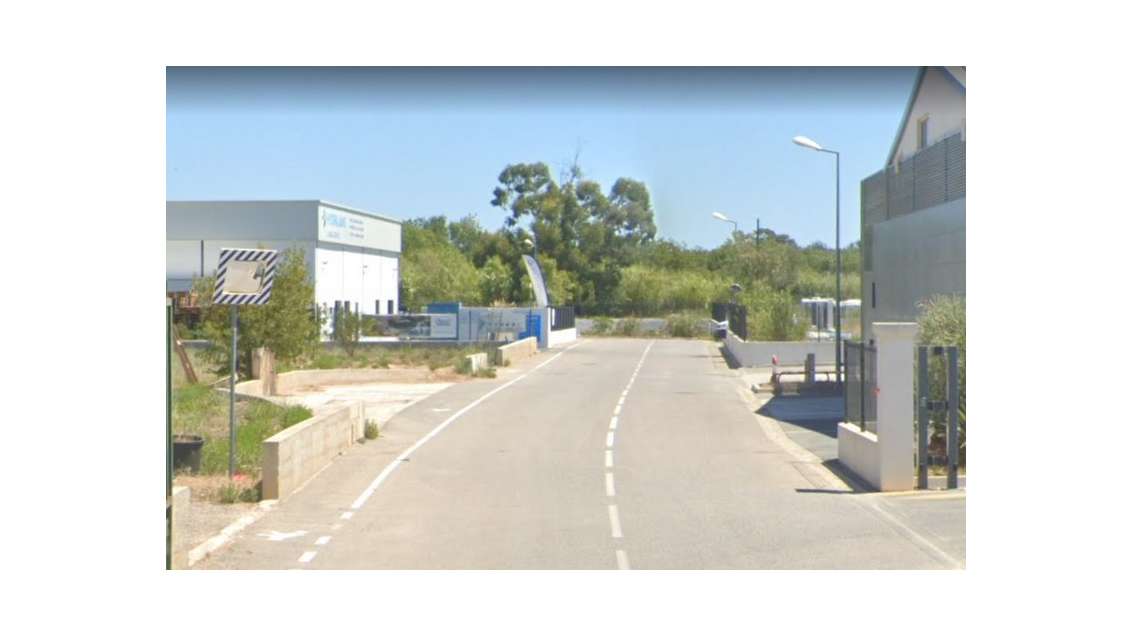 Loue entrepôts bureaux 850m² La Moutonne (la Crau)