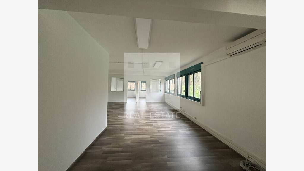 A louer bureaux de 280m² à La Tour de Salvagny