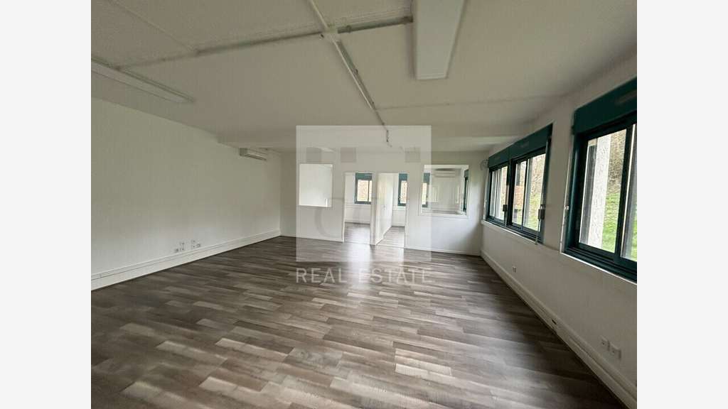 A louer bureaux de 280m² à La Tour de Salvagny