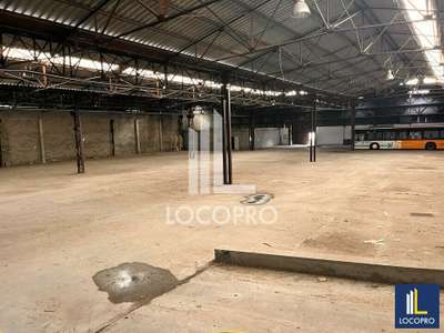 A louer local d'activité 3444m² parking à Trinité