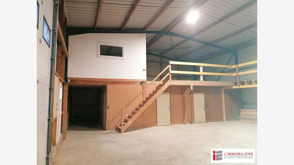 Local d'activité 320m² à louer Lannion Kerampichon