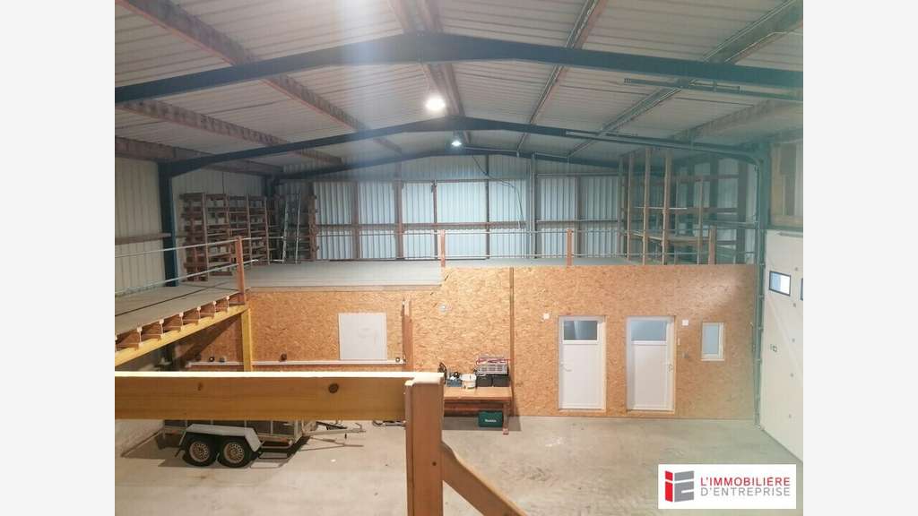 Local d'activité 320m² à louer Lannion Kerampichon