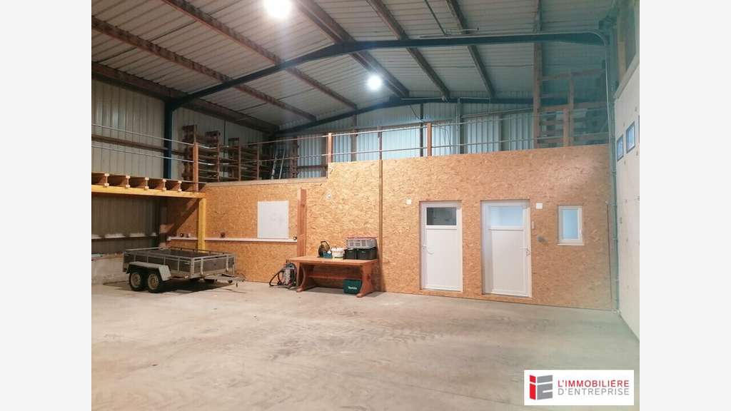 Local d'activité 320m² à louer Lannion Kerampichon