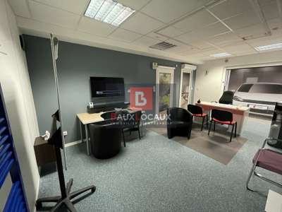 Bureaux de 340m² à louer au 1er étage le Pontet