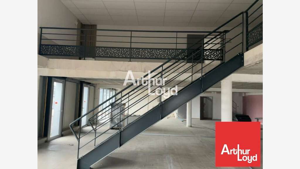 Loue local commercial de 370m² aux Sables-d'Olonne