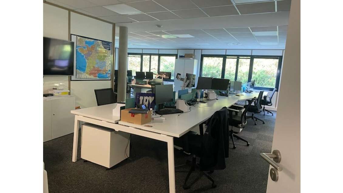 A louer bureaux de 195m² en RDC à Limas