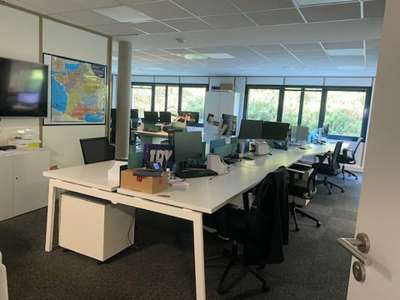 A louer bureaux de 195m² en RDC à Limas