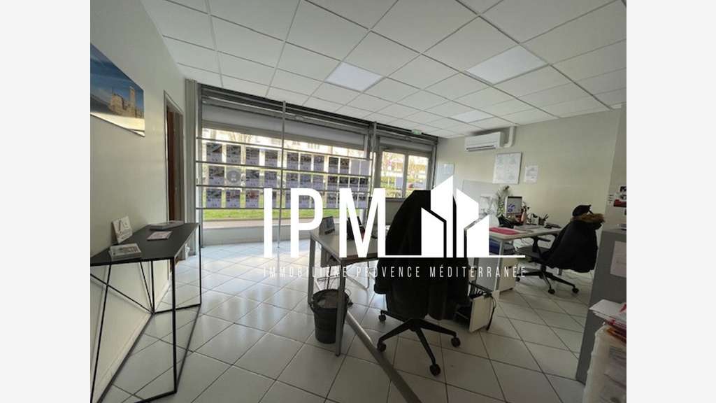 Local 146m² à louer 13008 Marseille St Giniez