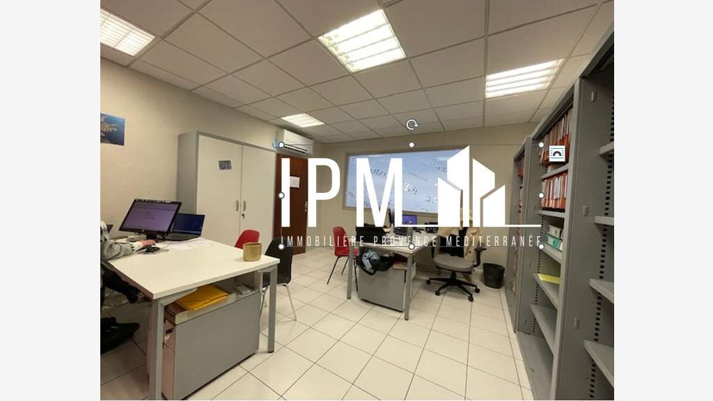 Local 146m² à louer 13008 Marseille St Giniez