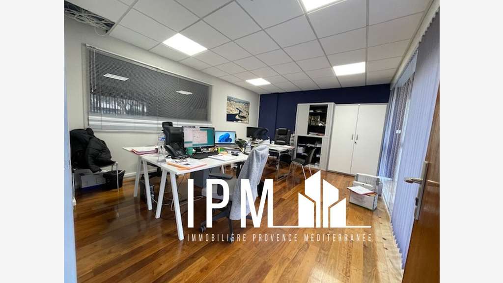 Local 146m² à louer 13008 Marseille St Giniez