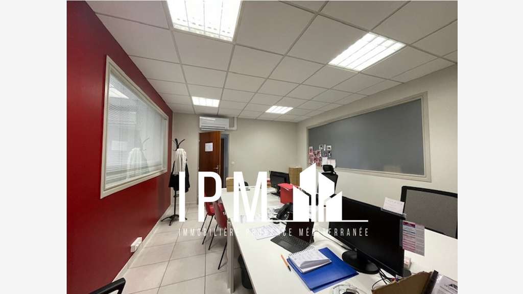 Local 146m² à louer 13008 Marseille St Giniez