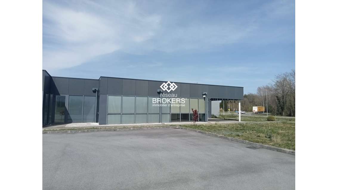 A louer local commercial proche A64 à Lannemezan