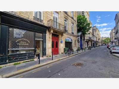 Loue local 130m² + 10m² cour intérieure à Bordeaux