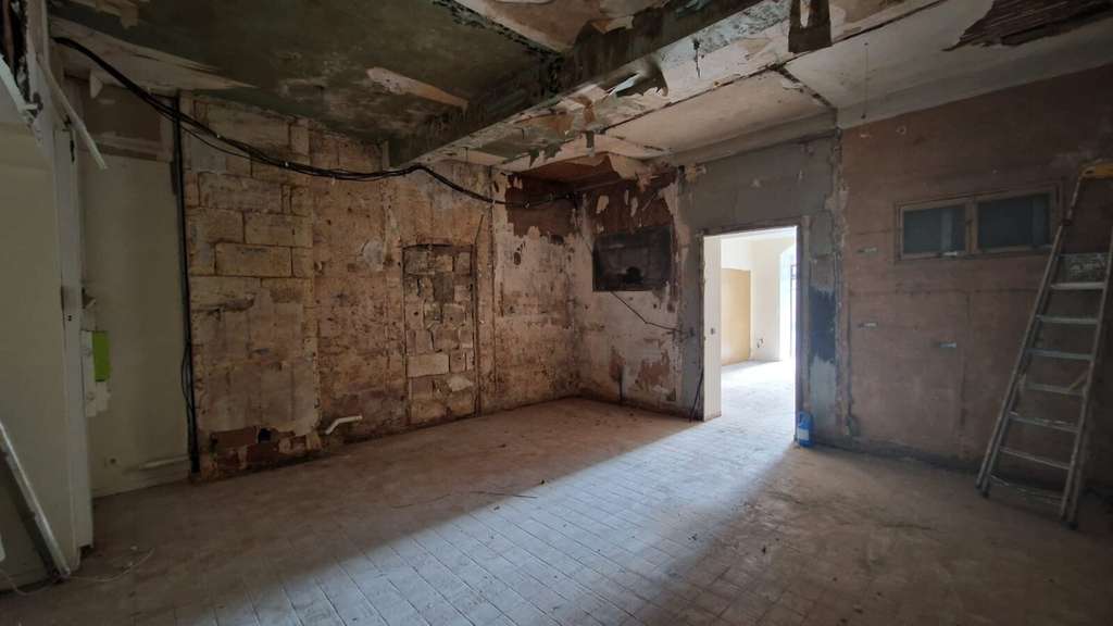 Loue local 130m² + 10m² cour intérieure à Bordeaux
