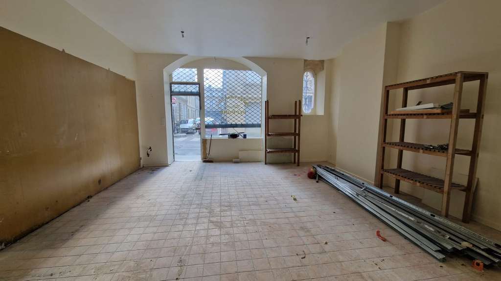 Loue local 130m² patio 10m² Bordeaux hyper centre