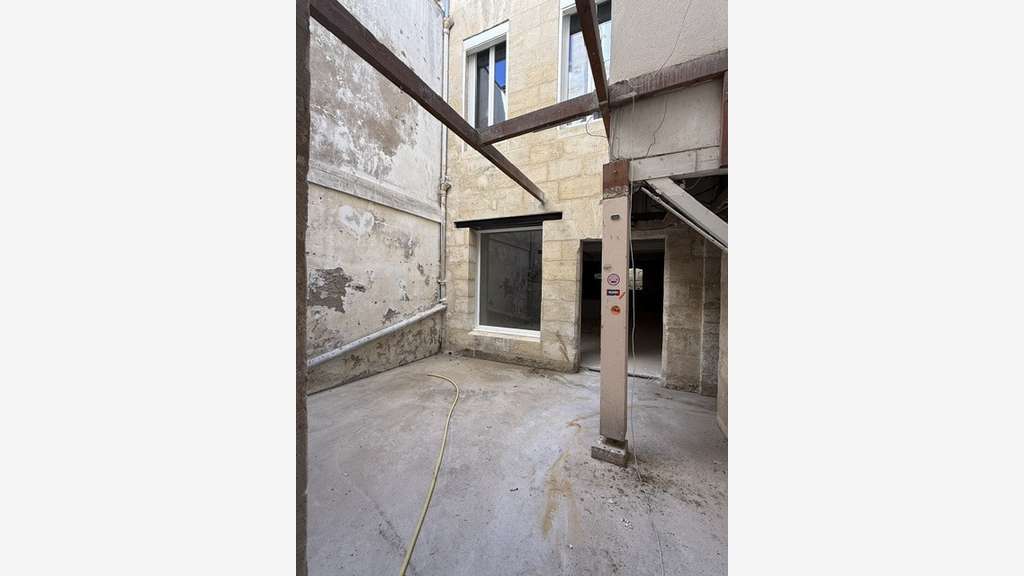 Loue local commercial 160m² à Bordeaux Chartrons