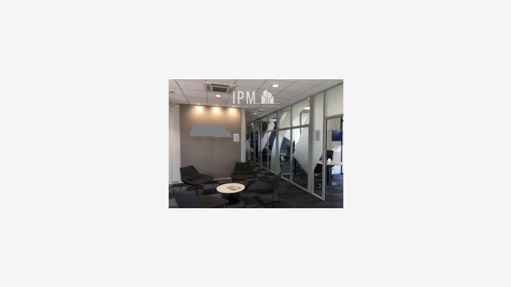 Local 181m² à louer en pôle d'activités Aix 13100