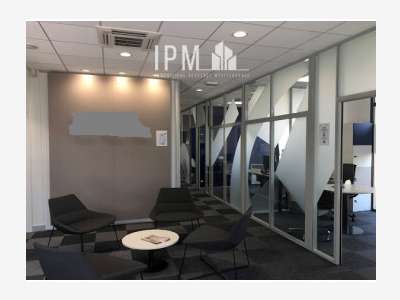 Local 181m² à louer en pôle d'activités Aix 13100