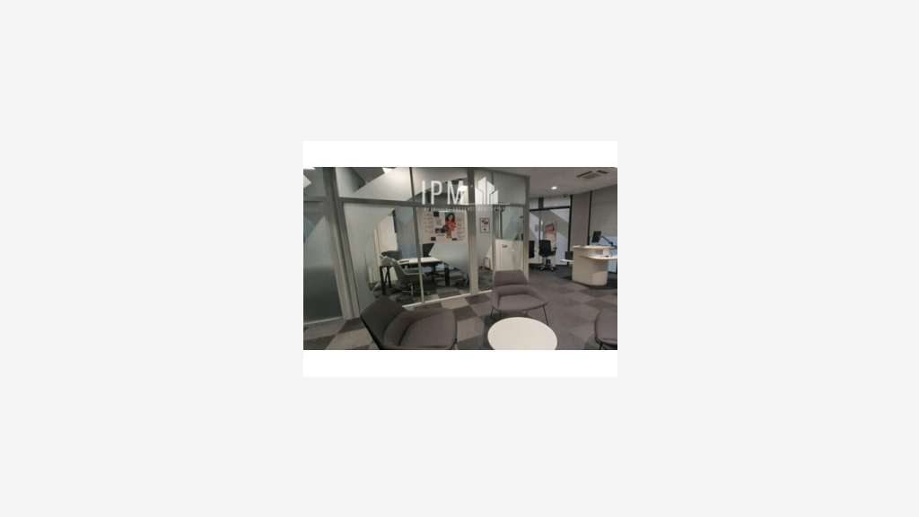 Local 181m² à louer en pôle d'activités Aix 13100