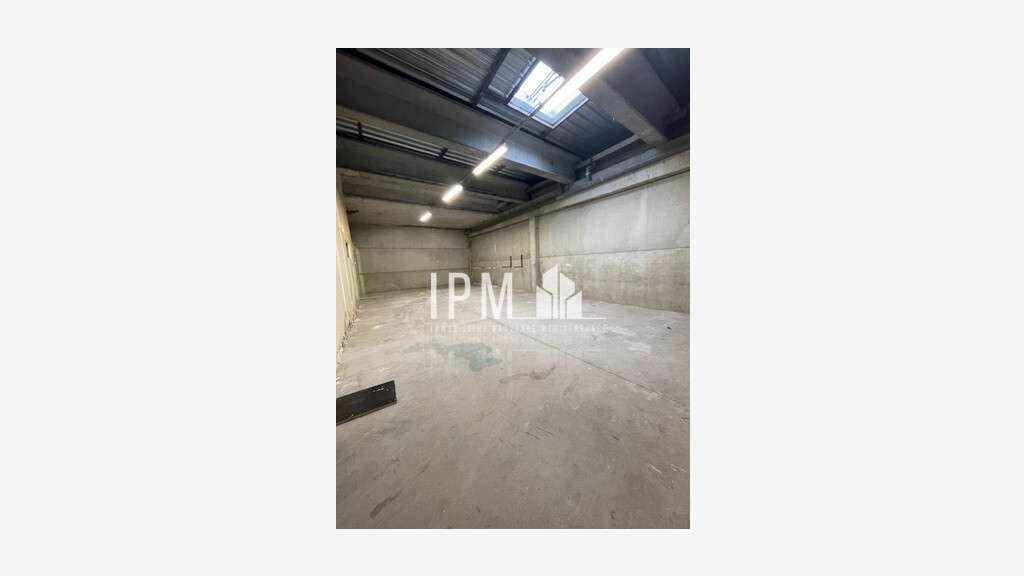 Loue local d'activités de 285m² Aubagne les Paluds