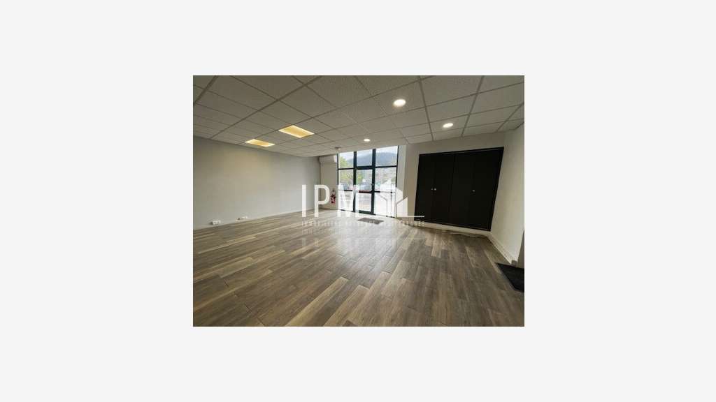 Loue local d'activités de 285m² Aubagne les Paluds