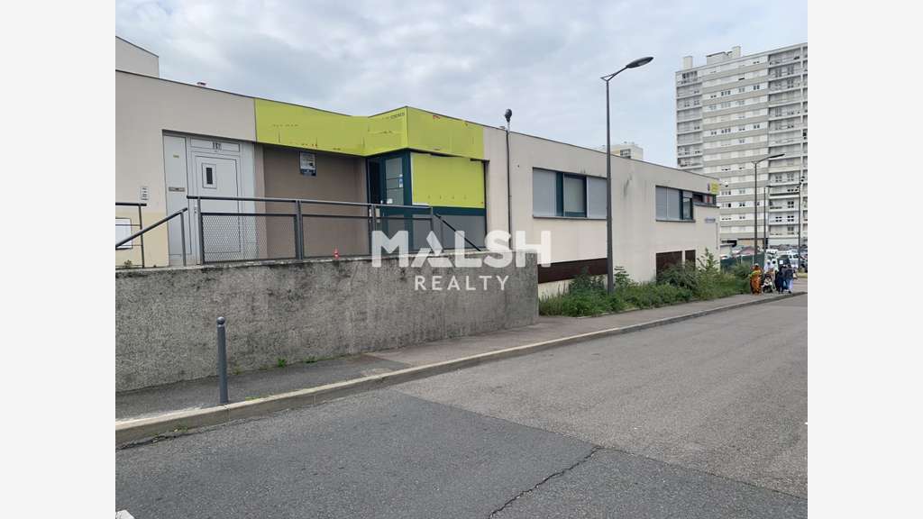 A louer local de 576m² en RDC à Rillieux la Pape