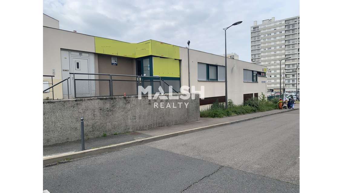 A louer local de 576m² en RDC à Rillieux la Pape