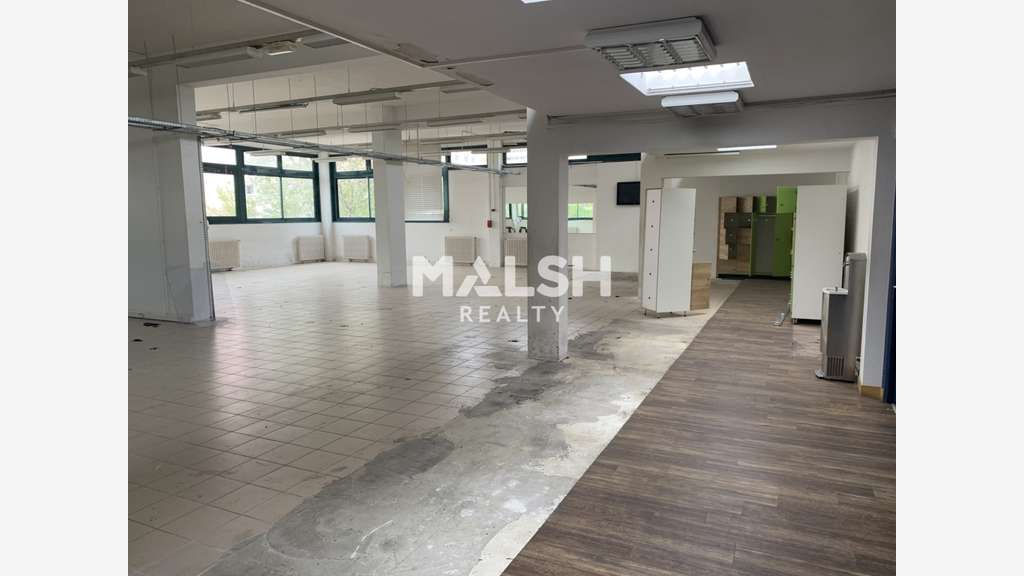 A louer local de 576m² en RDC à Rillieux la Pape
