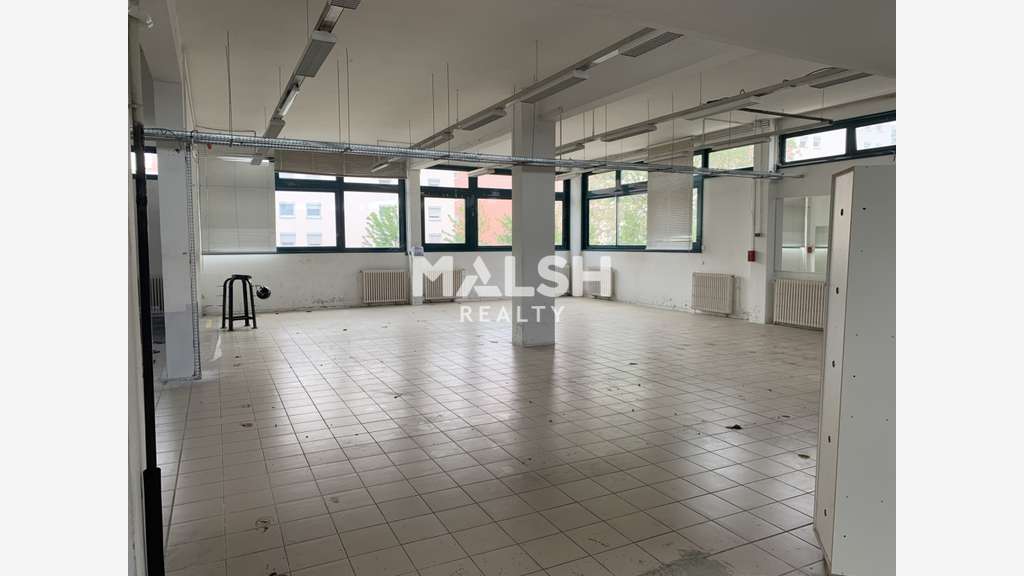 A louer local de 576m² en RDC à Rillieux la Pape